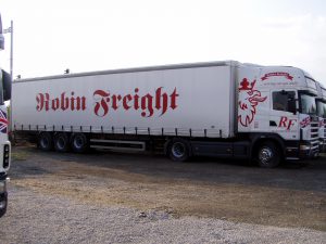 Maľovanie, rezanie a lepenie ťahačov, návesov | Robin Freight